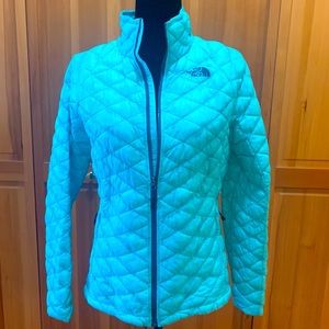 North face light jacket